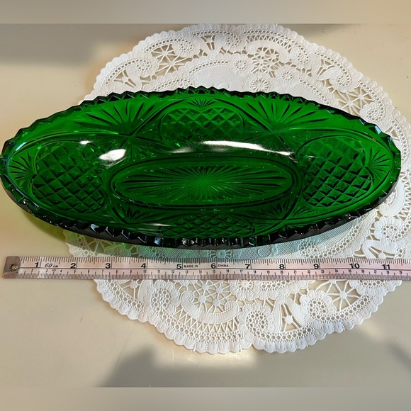 Vintage Large Green Indiana Glass Diamond Point Serving Dish - Picture 4 of 5